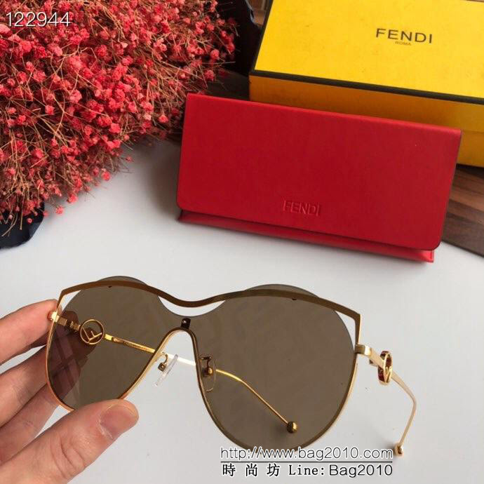 FENDI芬迪 帶鏈 FEND MODEL FF0401 女款太陽鏡  lly1295